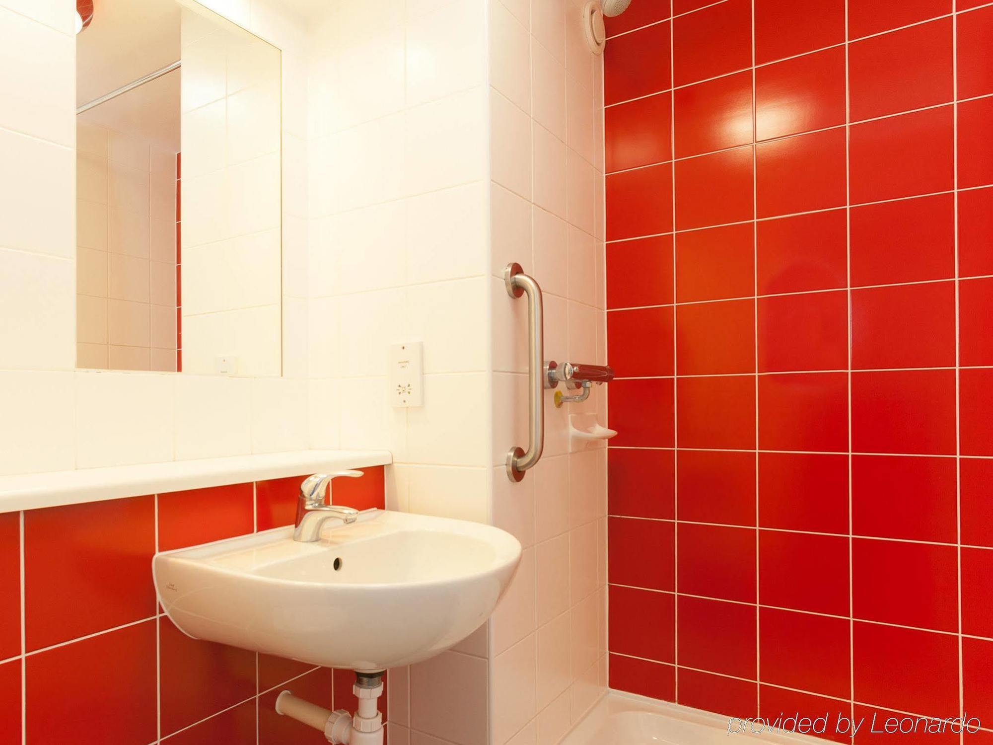 Travelodge Liverpool Stonedale Park Buitenkant foto