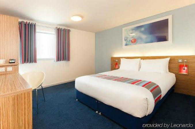 Travelodge Liverpool Stonedale Park Buitenkant foto